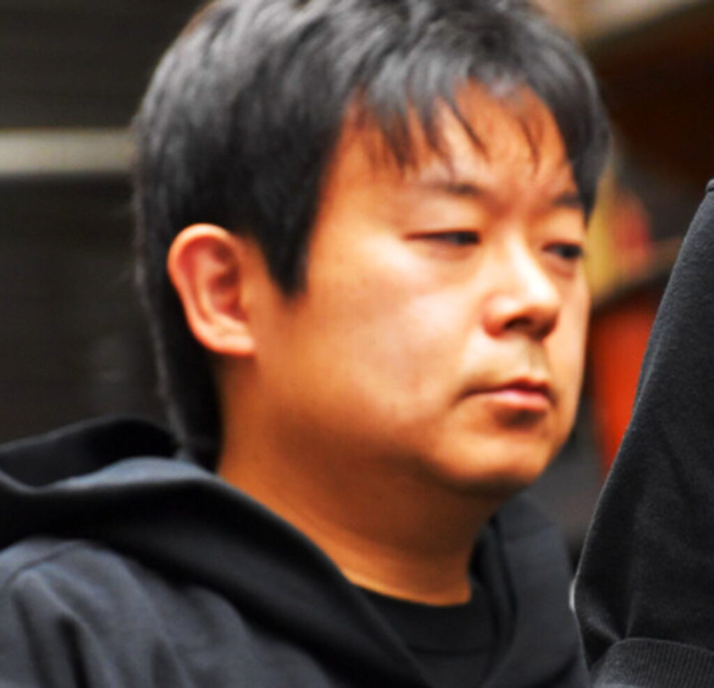 ガールズバー 買春 鈴木麻央耶まおや容疑者 出典：時事ドットコム